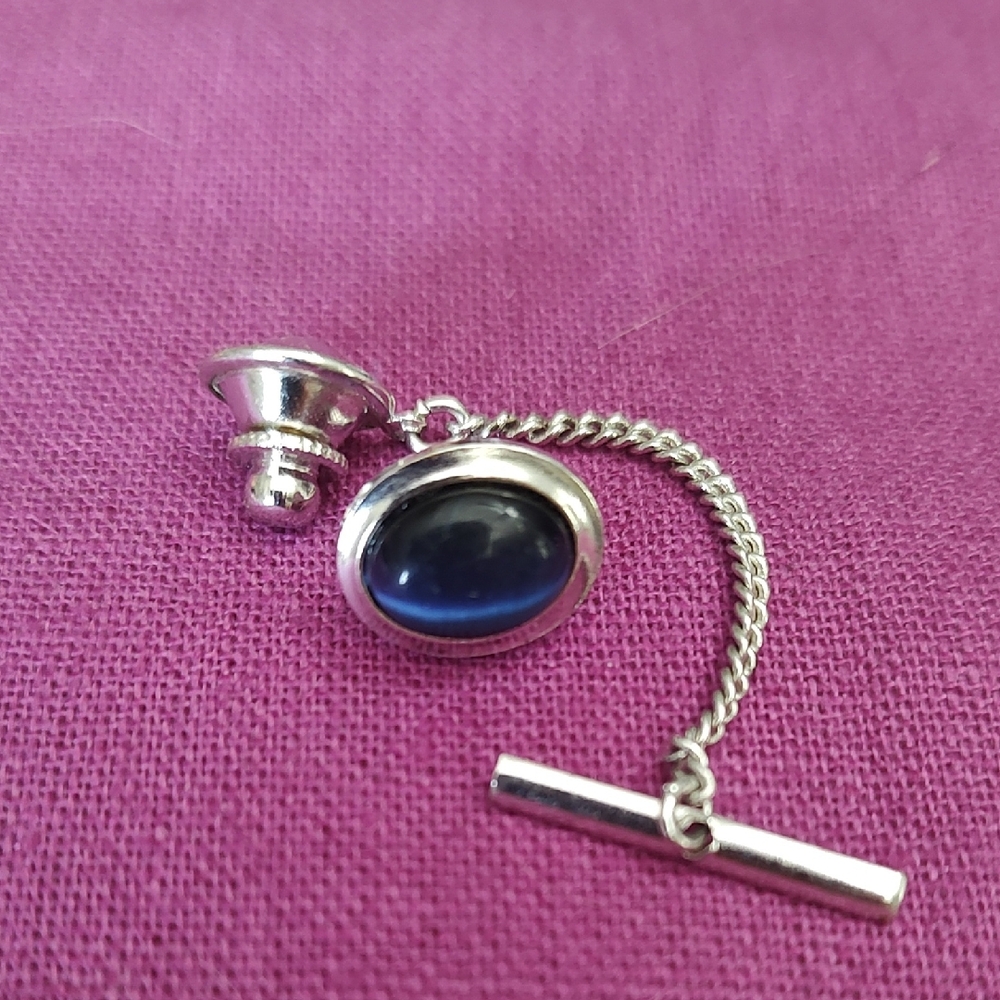 Elegant Silver and Blue Tie Chain